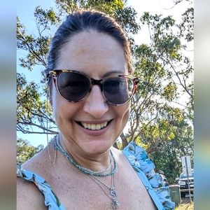 Meet your Posher, Simone